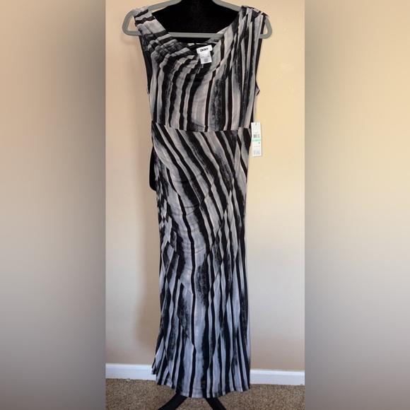 DKNY Asymmetrical Multi Gray Hue Striped sleeveless Dress - NWT - Picture 2 of 7